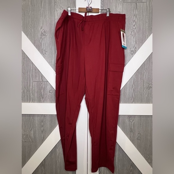 276. NWT Mondetta Ladies' Straight Leg Cargo Pant, Tibetan Red 2X Plus - Picture 2 of 9